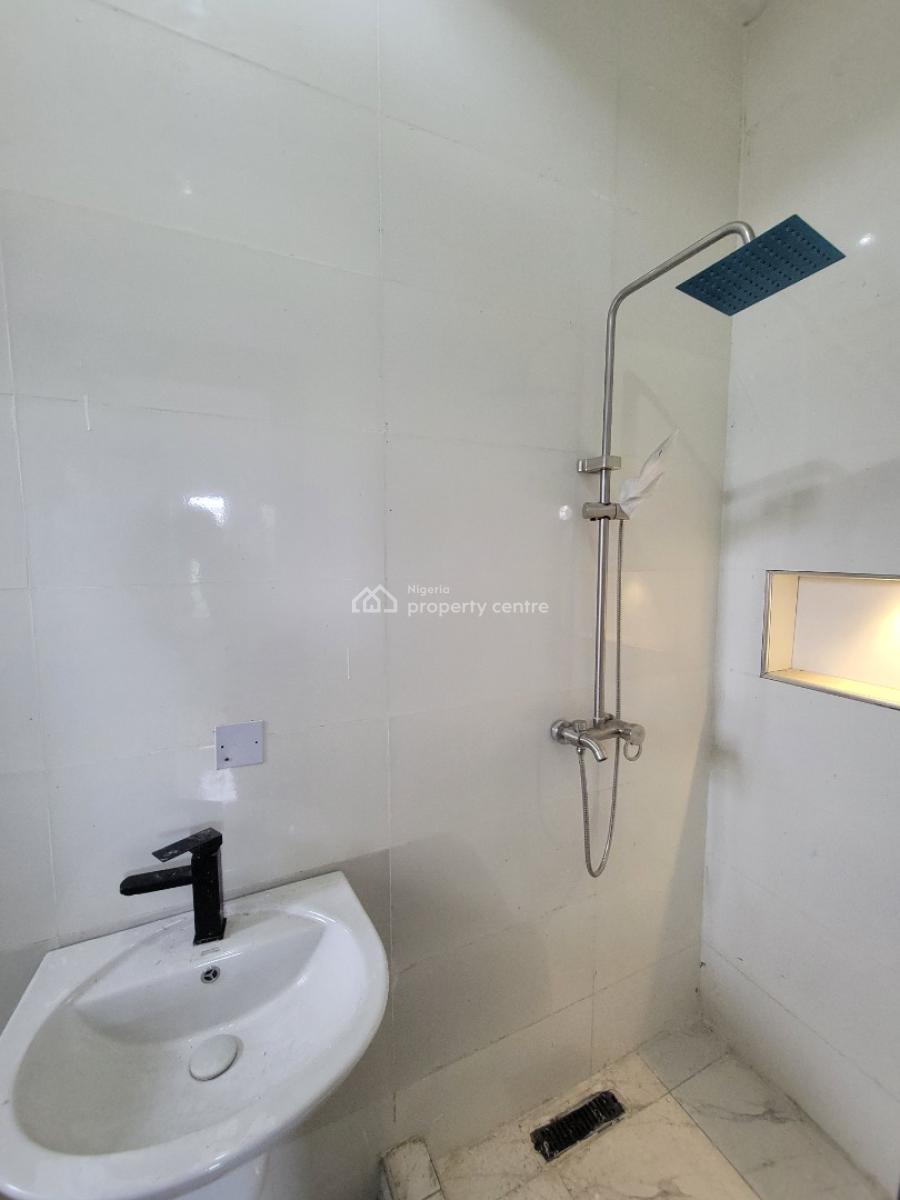 Newly Built and Spacious 2-bedroom Apartment with Swimming Pool, Lekki Peninsula Scheme 2, Off Ogombo Road, Ogombo, Ajah, Lagos, Flat / Apartment for Rent