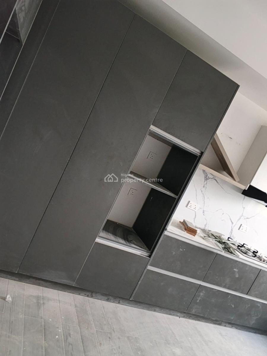Spacious Elegant  2 Bedroom, Admiralty, Lekki Phase 1, Lekki, Lagos, Flat / Apartment for Rent