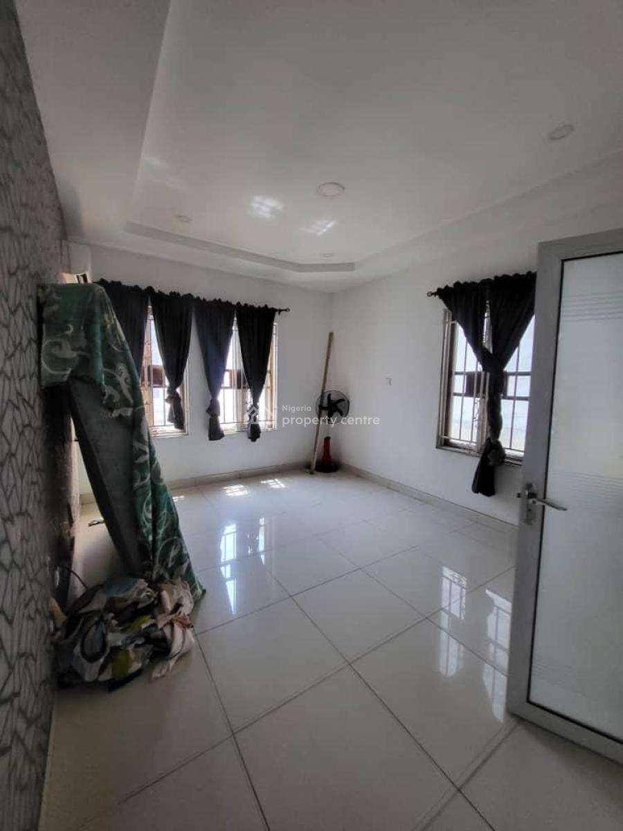 Sweet Towering 3 Bedroom Apartment with Bq, Oral Estate, Lekki, Lagos, Flat / Apartment for Rent