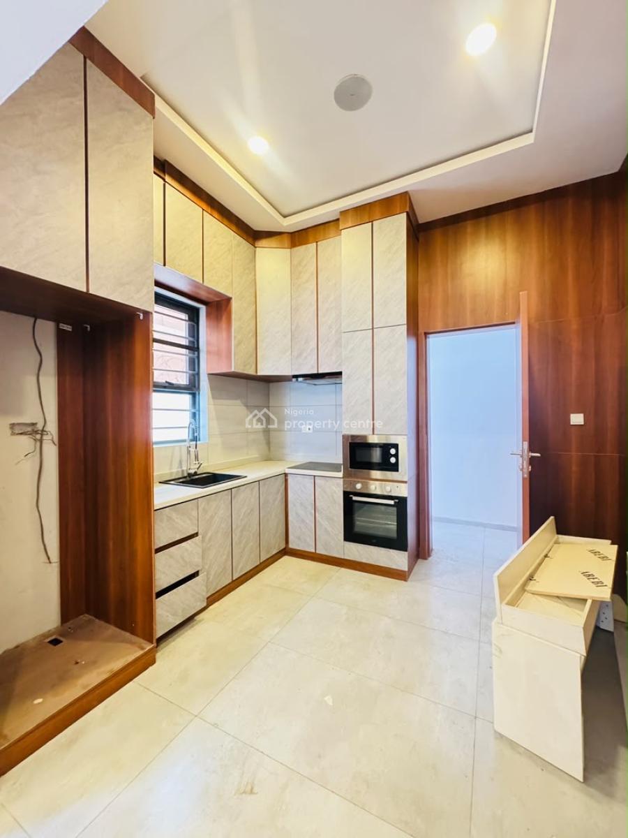 Specious 4 Bedrooms Semi Detached Duplex with Bq, Lekki Phase 1, Lekki, Lagos, Semi-detached Duplex for Rent