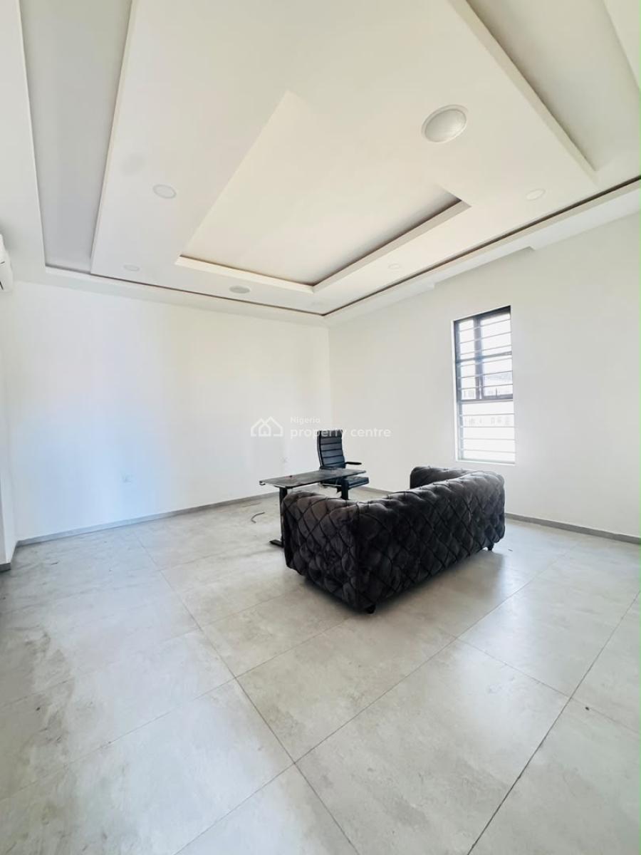 Specious 4 Bedrooms Semi Detached Duplex with Bq, Lekki Phase 1, Lekki, Lagos, Semi-detached Duplex for Rent
