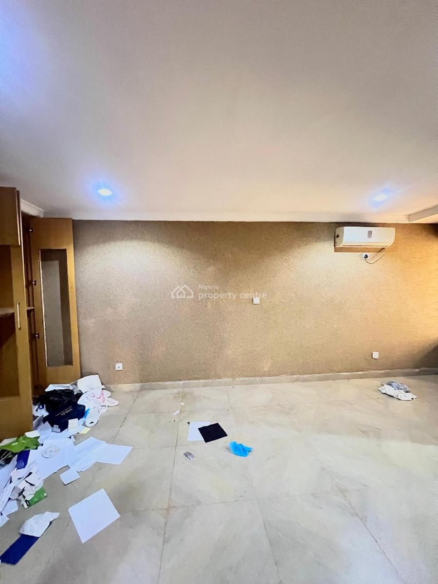Elegant 2-bedroom Apartment with Gym & Swimming Pool, Lekki Phase 1, Lekki, Lagos, Flat / Apartment for Rent