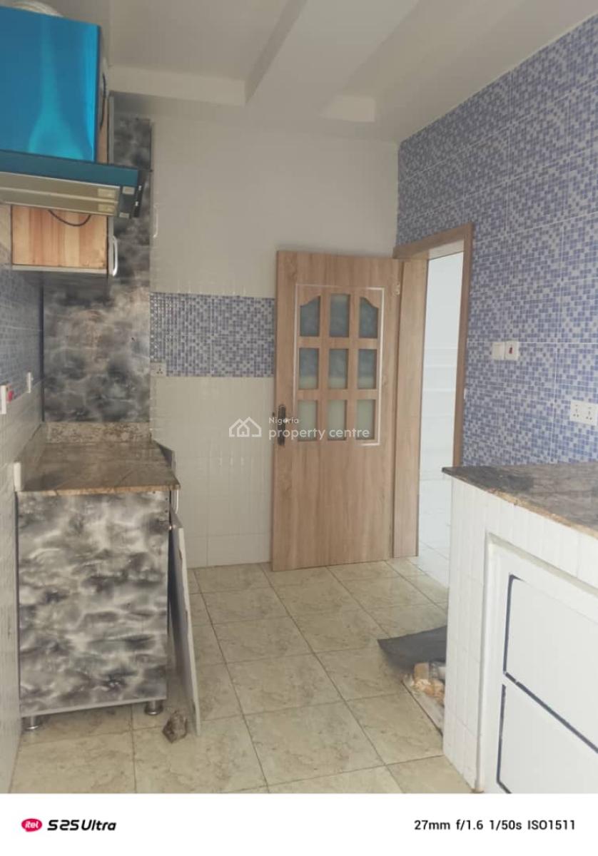 Fully Serviced and Well Maintained 2 Bedroom Flat Upstairs, Alpha Beach Road (new Road), Lekki, Lagos, Flat / Apartment for Rent
