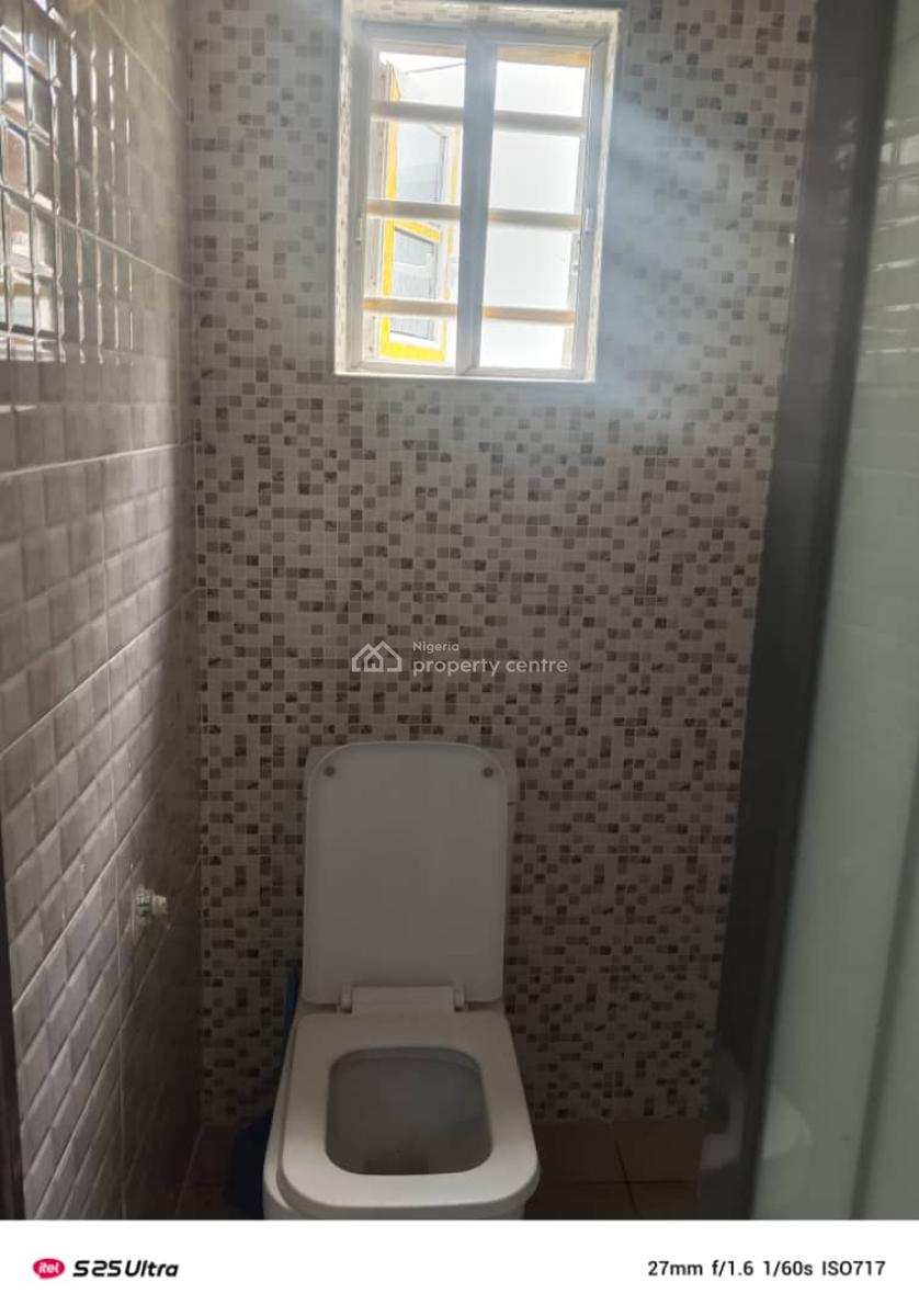 Fully Serviced and Well Maintained 2 Bedroom Flat Upstairs, Alpha Beach Road (new Road), Lekki, Lagos, Flat / Apartment for Rent