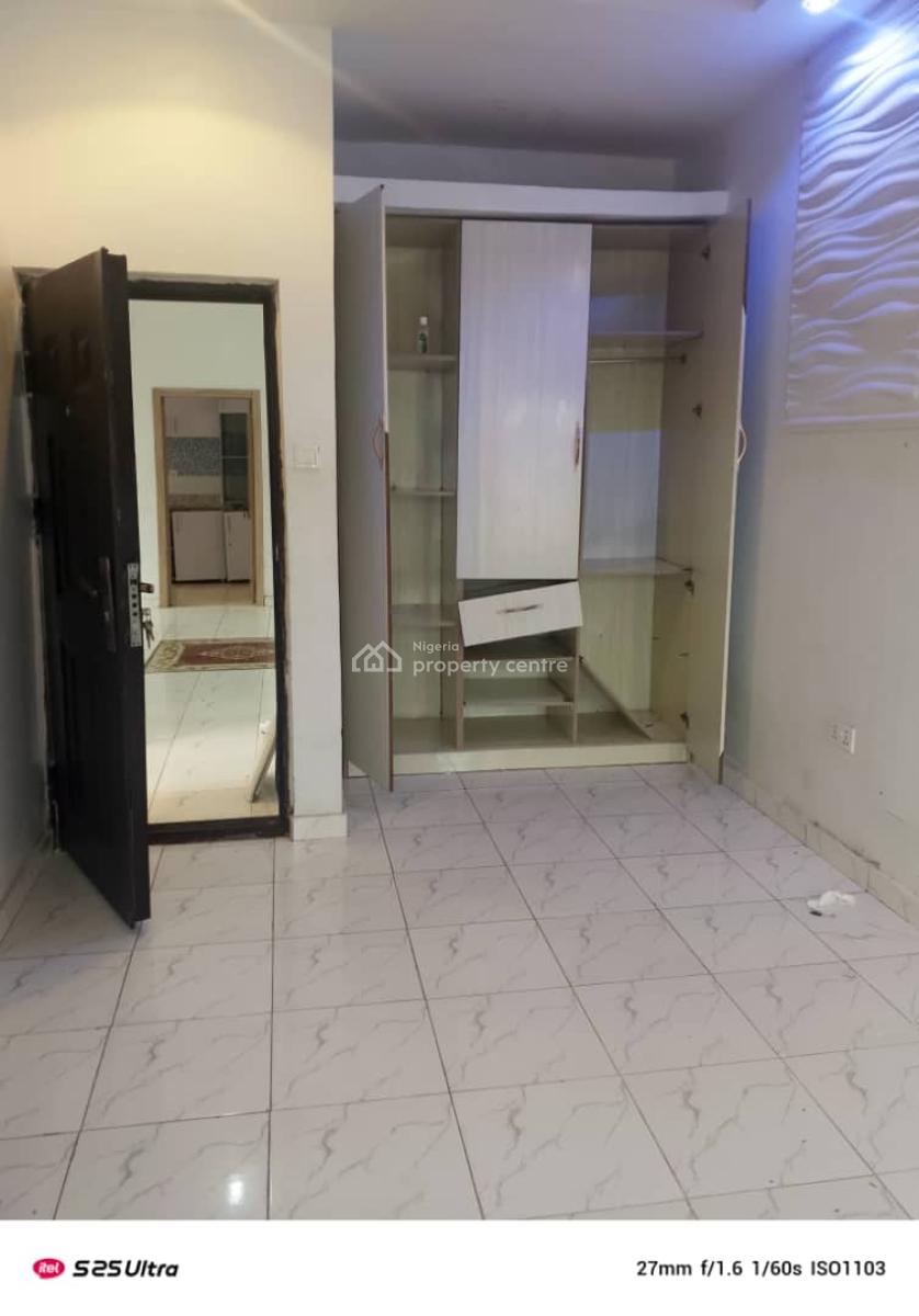 Fully Serviced and Well Maintained 2 Bedroom Flat Upstairs, Alpha Beach Road (new Road), Lekki, Lagos, Flat / Apartment for Rent