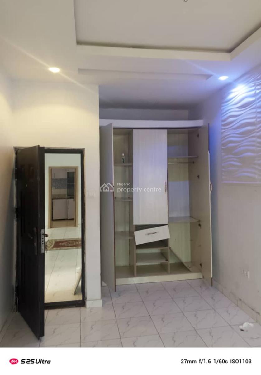 Fully Serviced and Well Maintained 2 Bedroom Flat Upstairs, Alpha Beach Road (new Road), Lekki, Lagos, Flat / Apartment for Rent