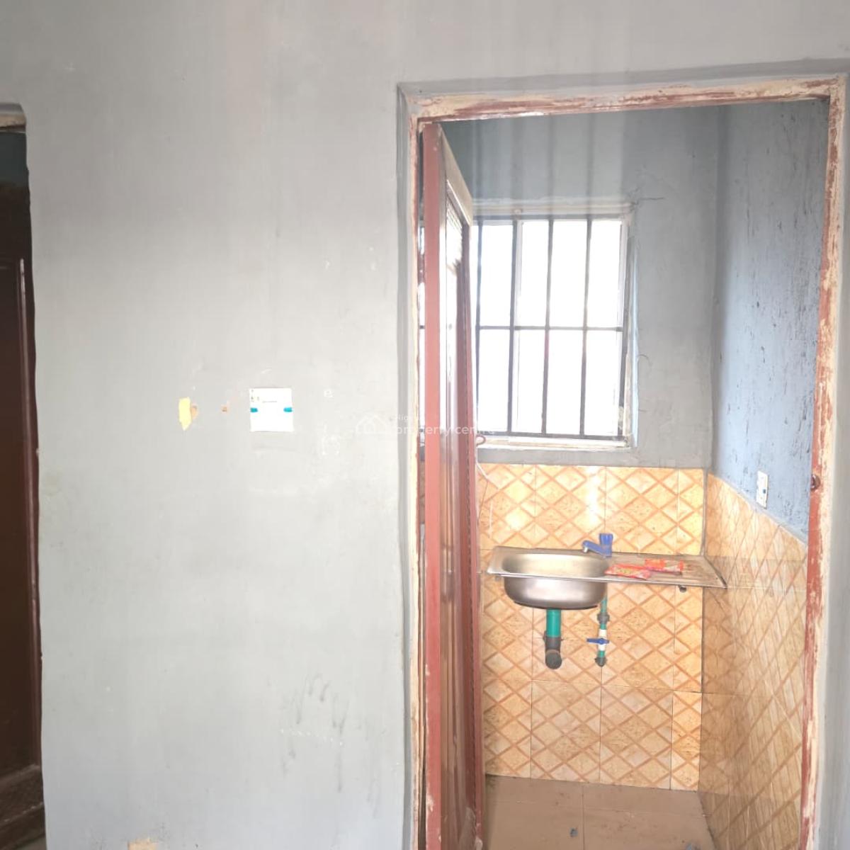 Room Self Contain Hostel, Apete, Ibadan, Oyo, Self Contain (single Rooms) for Rent