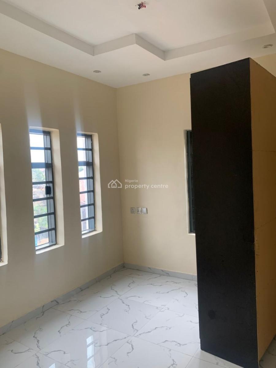 2 Bedroom Flat, Valley View Estate, Ikorodu, Lagos, Flat / Apartment for Rent