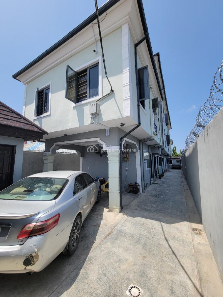 Sharp and Serene 2-bedroom Apartment (upstairs), Mobil Road, Ilaje Ajah, Ilaje, Ajah, Lagos, Flat / Apartment for Rent