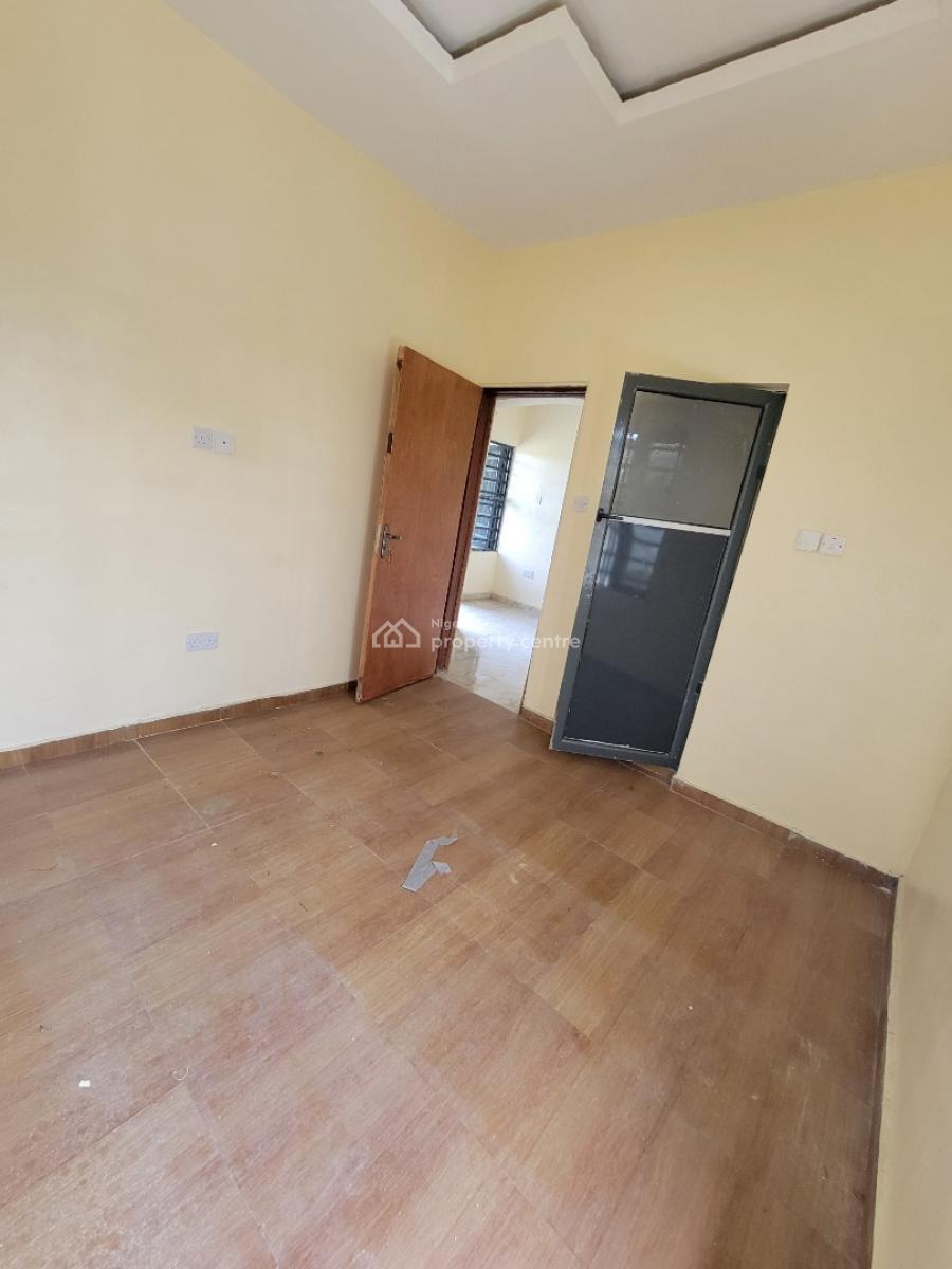 Sharp and Serene 2-bedroom Apartment (upstairs), Mobil Road, Ilaje Ajah, Ilaje, Ajah, Lagos, Flat / Apartment for Rent