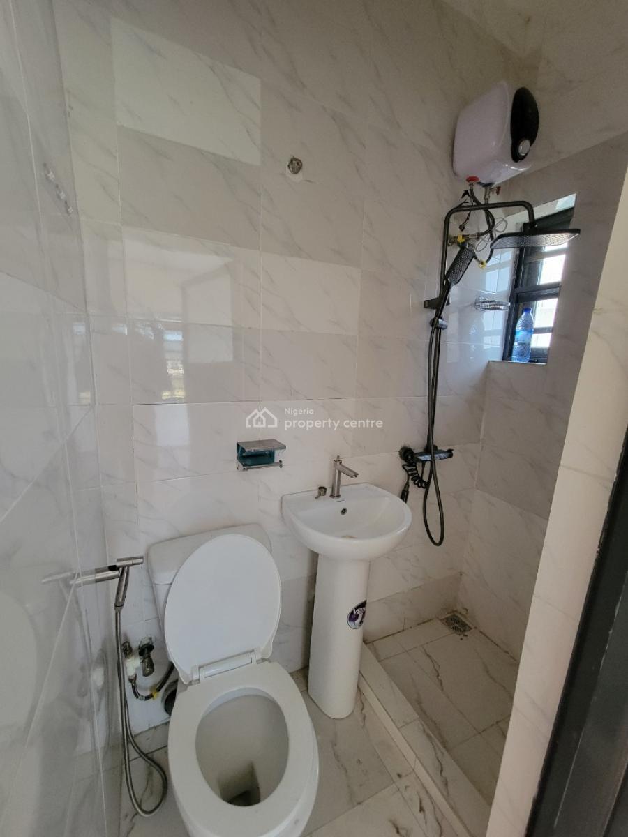 Sharp and Serene 2-bedroom Apartment (upstairs), Mobil Road, Ilaje Ajah, Ilaje, Ajah, Lagos, Flat / Apartment for Rent