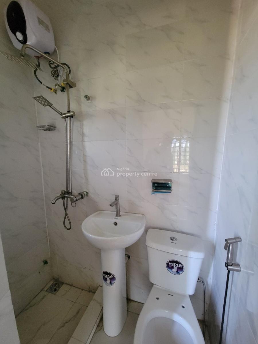 Sharp and Serene 2-bedroom Apartment (upstairs), Mobil Road, Ilaje Ajah, Ilaje, Ajah, Lagos, Flat / Apartment for Rent