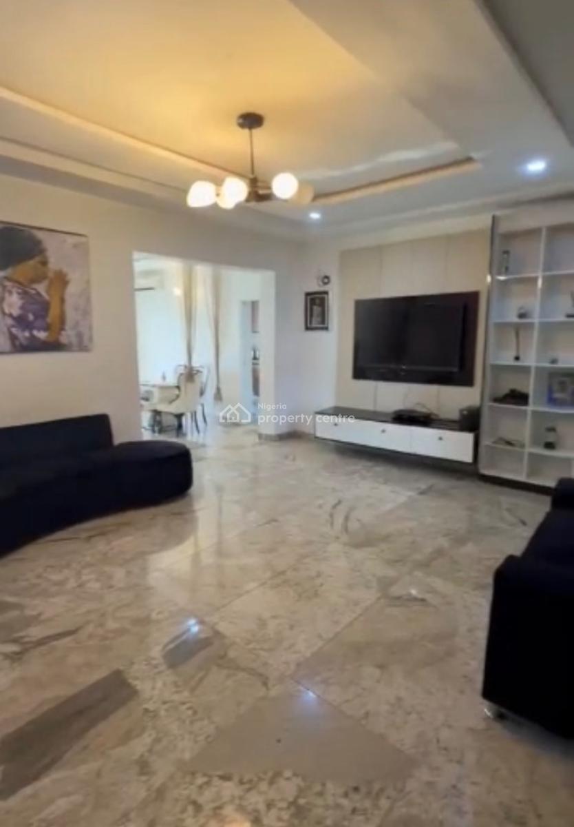 Luxury Spacious 3bedrooms En-suite +bq+tarred Road, Close to The Roundabout, Galadimawa, Abuja, Block of Flats for Sale