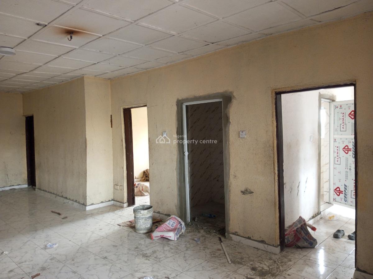 Newly Renovated 2 Bedroom Upstairs Facing The Road, Ado, Ajah, Lagos, Flat / Apartment for Rent