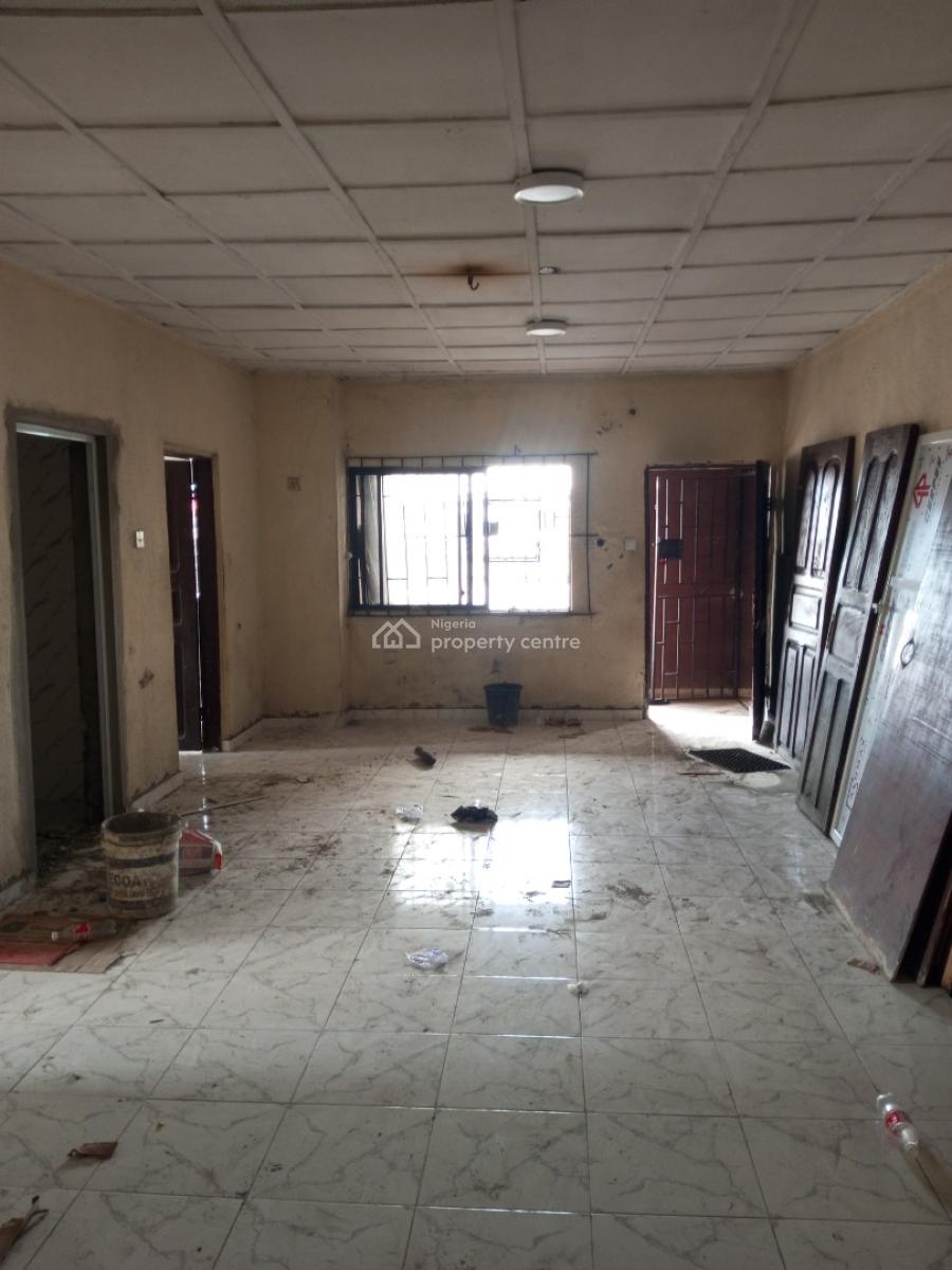 Newly Renovated 2 Bedroom Upstairs Facing The Road, Ado, Ajah, Lagos, Flat / Apartment for Rent