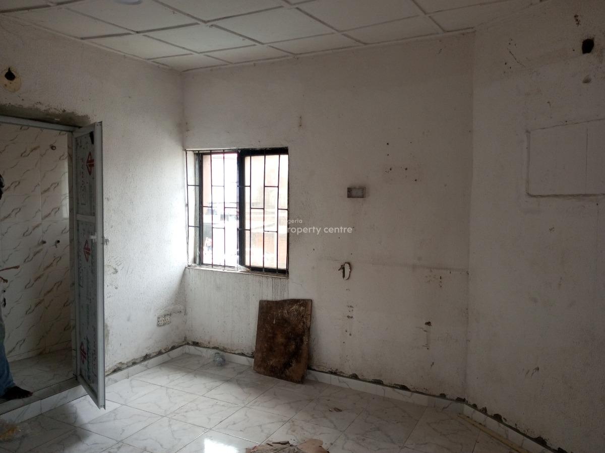 Newly Renovated 2 Bedroom Upstairs Facing The Road, Ado, Ajah, Lagos, Flat / Apartment for Rent