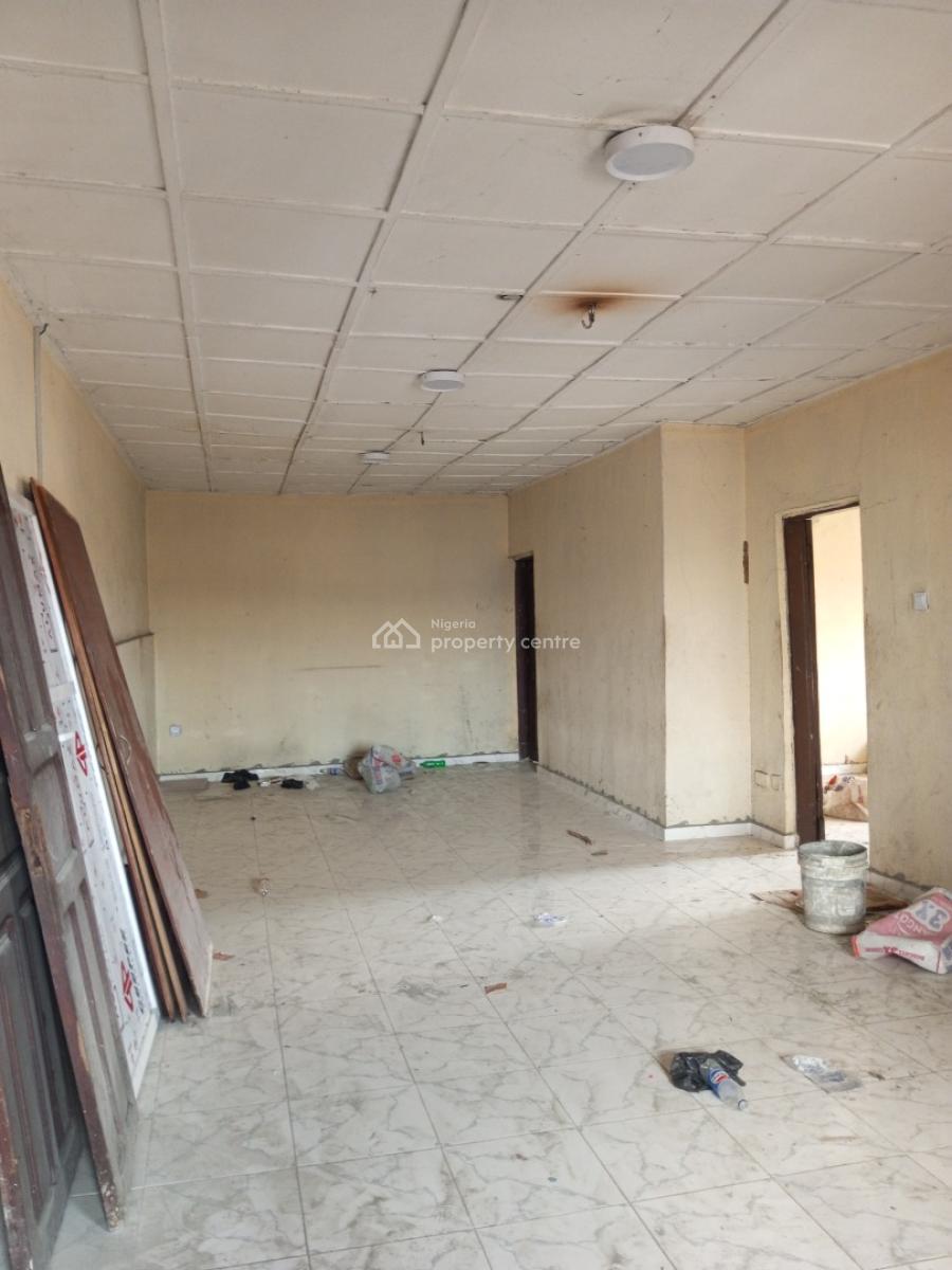 Newly Renovated 2 Bedroom Upstairs Facing The Road, Ado, Ajah, Lagos, Flat / Apartment for Rent