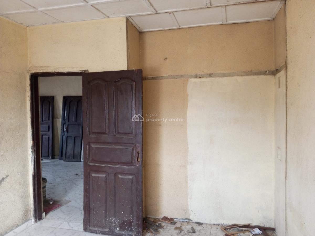Newly Renovated 2 Bedroom Upstairs Facing The Road, Ado, Ajah, Lagos, Flat / Apartment for Rent