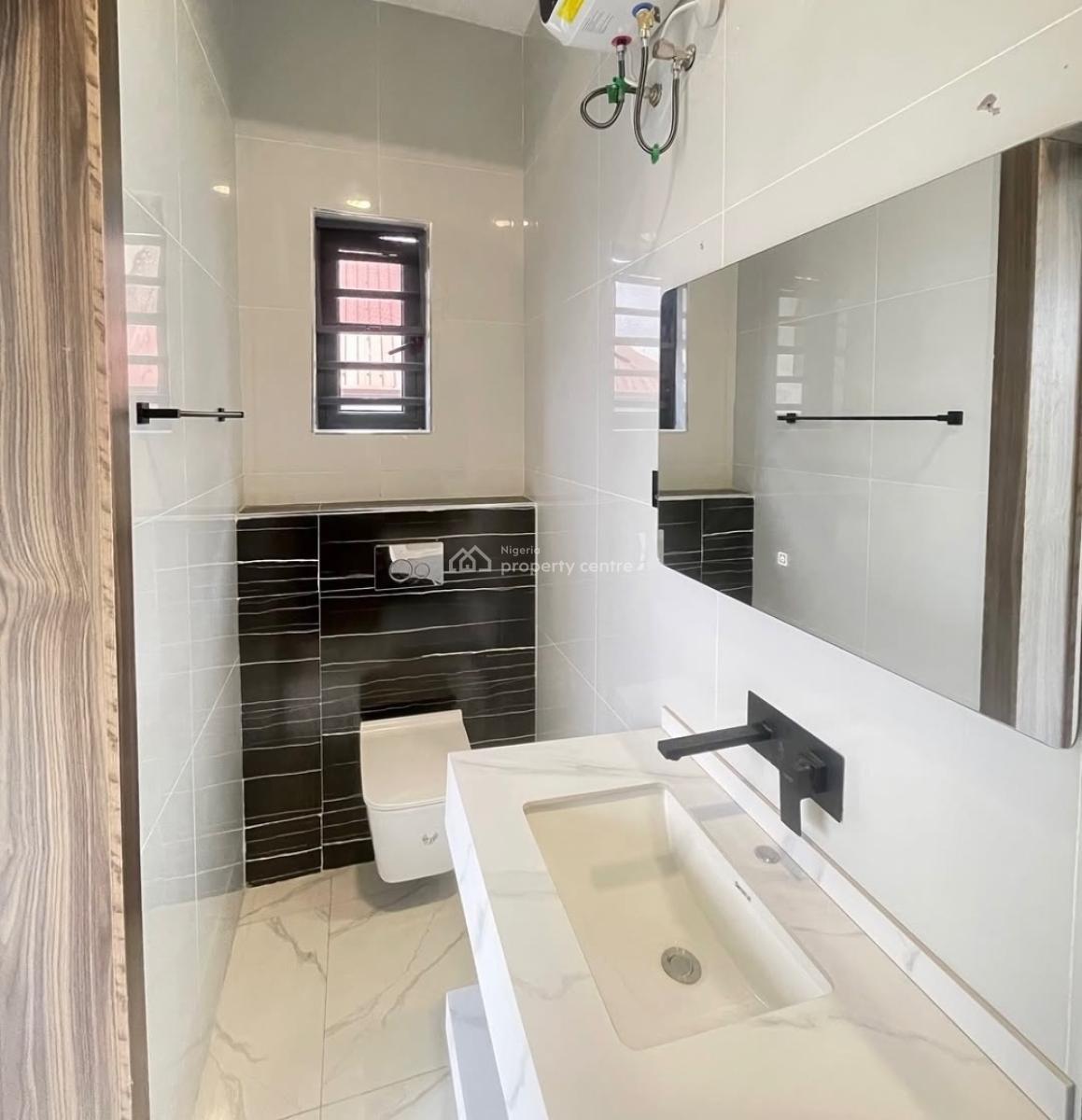 Lovely 3 Bedroom Apartment with Bq, Lekki Phase 1, Lekki Phase 1, Lekki, Lagos, Block of Flats for Sale