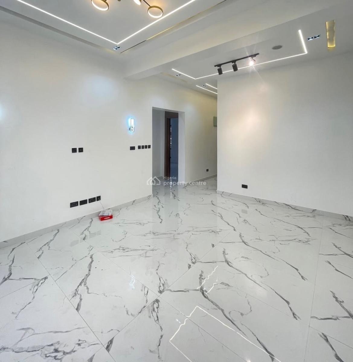 Lovely 3 Bedroom Apartment with Bq, Lekki Phase 1, Lekki Phase 1, Lekki, Lagos, Block of Flats for Sale