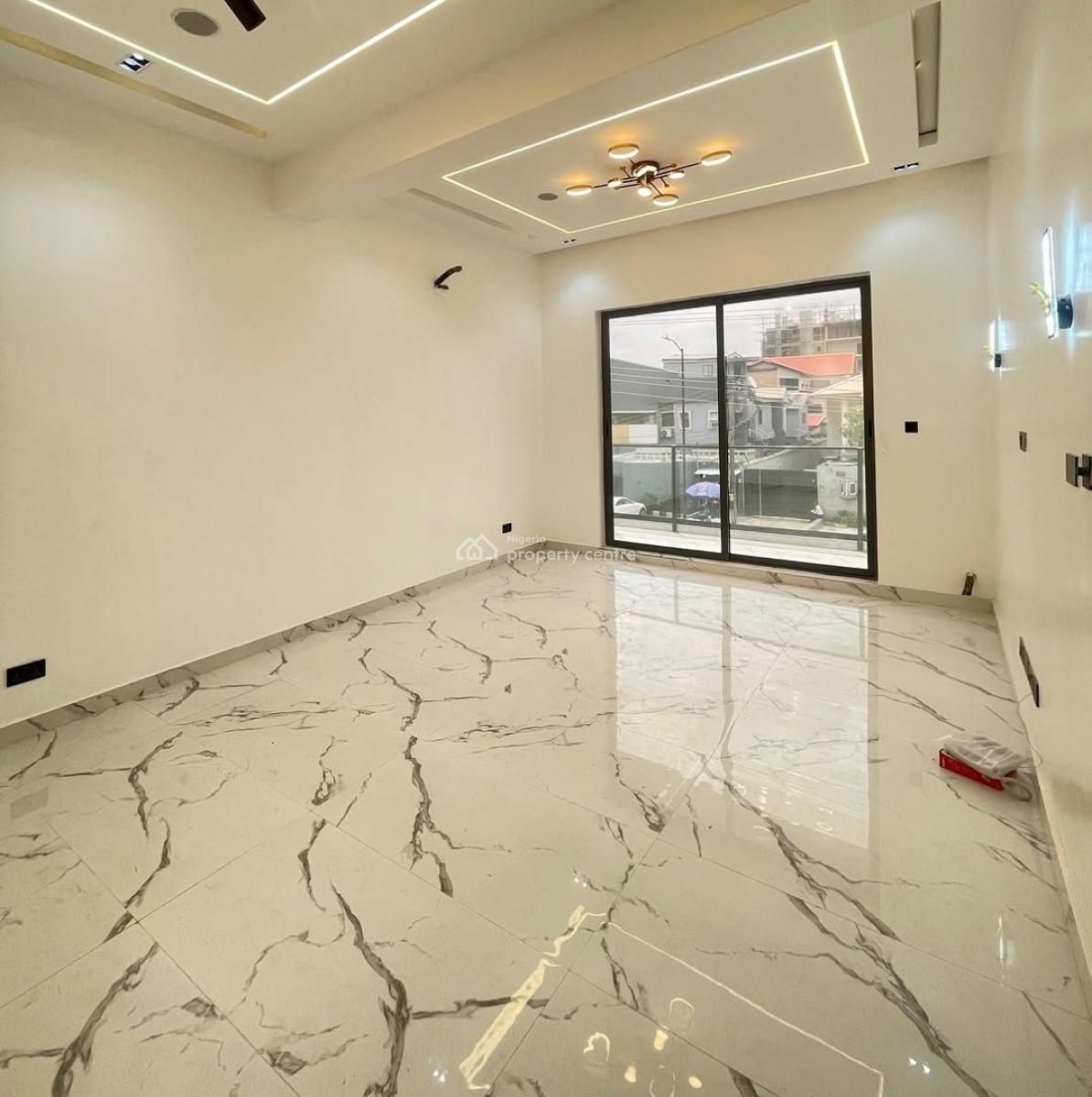 Lovely 3 Bedroom Apartment with Bq, Lekki Phase 1, Lekki Phase 1, Lekki, Lagos, Block of Flats for Sale