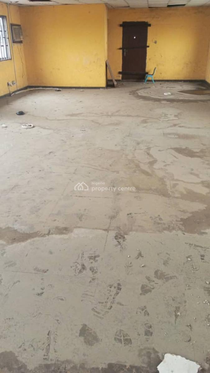 Nice and Well Maintained 240sqm Open Plan Office / Church Space, Matori Mushin Lagos, Ladipo, Mushin, Lagos, Office Space for Rent