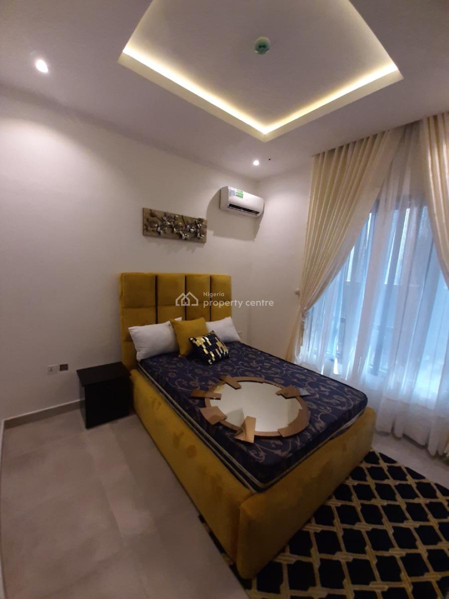 Serviced with 24/7 Power Supply 2 Bedroom En-suite Flat, Lekki Phase 1, Lekki, Lagos, Flat / Apartment for Rent