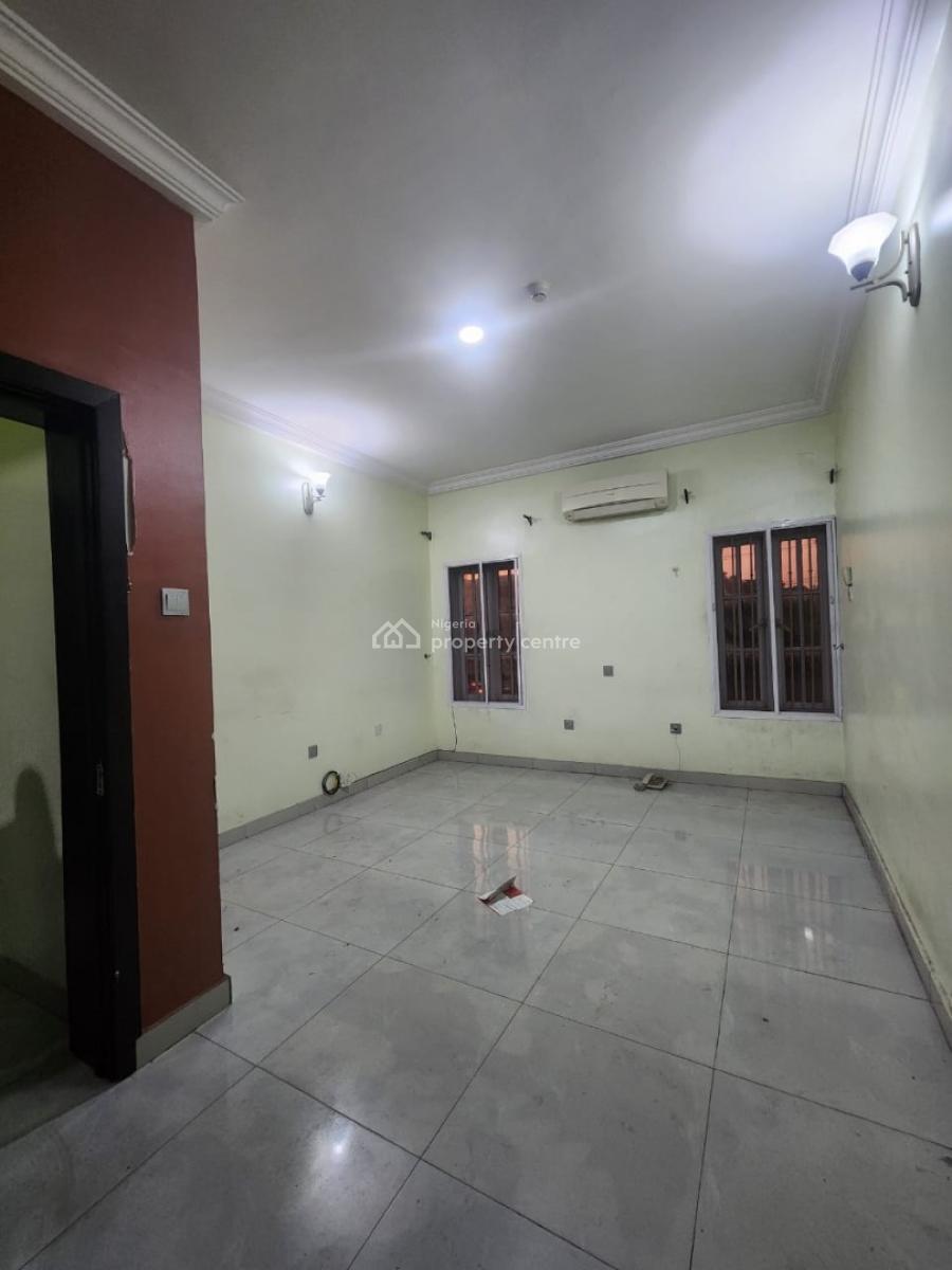 Luxury Three Bedroom with a Bq Available, Sabo, Yaba, Lagos, Flat / Apartment for Rent