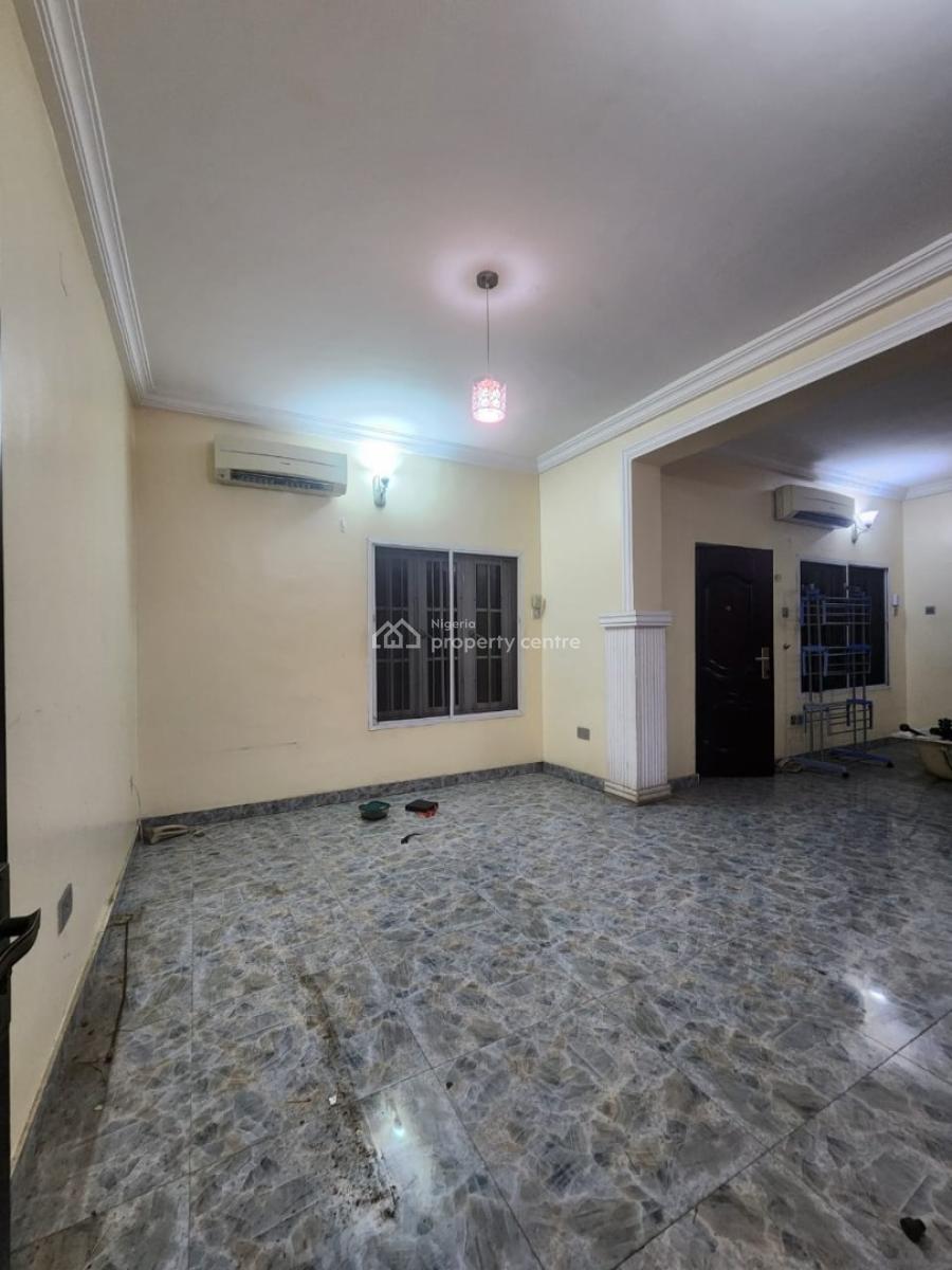 Luxury Three Bedroom with a Bq Available, Sabo, Yaba, Lagos, Flat / Apartment for Rent