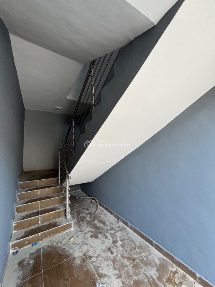 Very Spacious 3 Bedroom Maisonette with a Bq, Lekki Phase 1, Lekki, Lagos, House for Sale