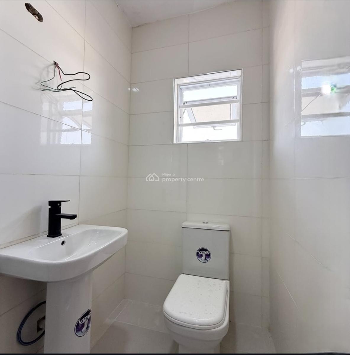2 Bedroom Apartment with Pool and Gym, Lekki, Lagos, Flat / Apartment for Sale