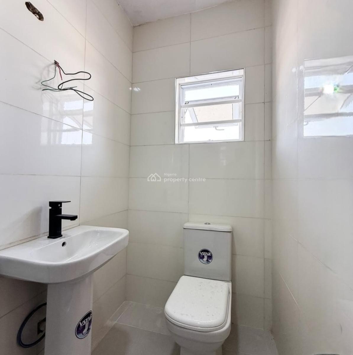 2 Bedroom Apartment with Pool and Gym, Lekki, Lagos, Flat / Apartment for Sale