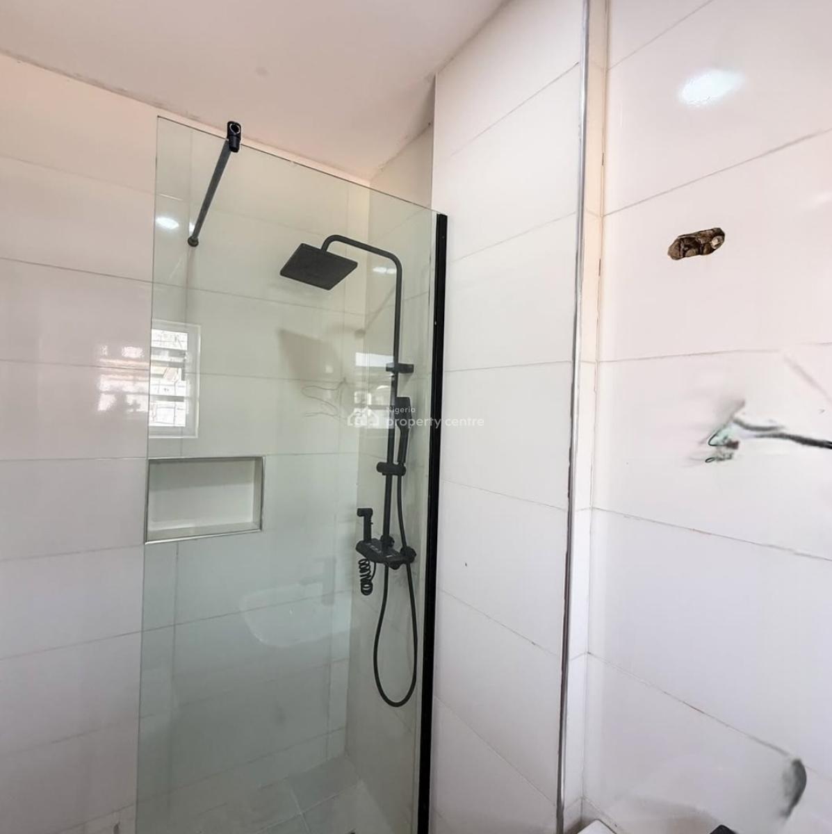 2 Bedroom Apartment with Pool and Gym, Lekki, Lagos, Flat / Apartment for Sale