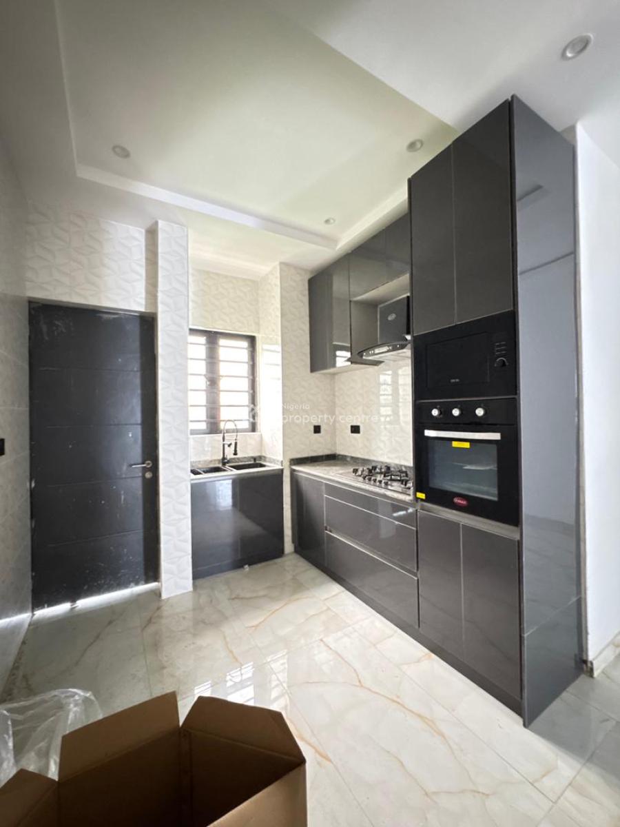 Beautiful Well Built 2 Bedroom Apartment in a Well Secured Estate, Yaba, Lagos, Flat / Apartment for Sale