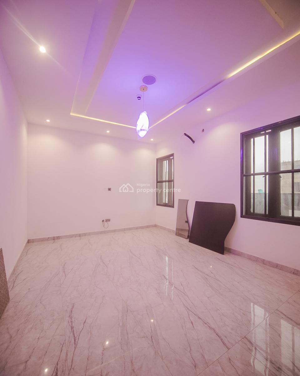 5 Bedroom Duplex, Osapa, Lekki, Lagos, Terraced Duplex for Sale
