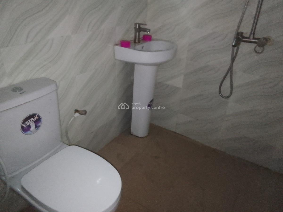 Spacious Luxury 2 Bedroom Flat with Excellent Features, K1 Supermarket Rd, Ogombo, Ajah, Lagos, Flat / Apartment for Rent