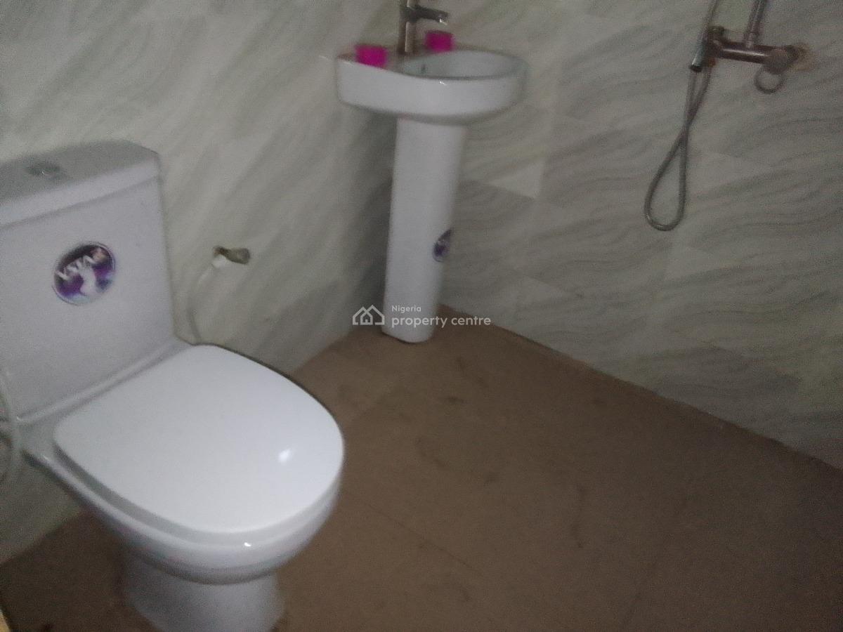 Spacious Luxury 2 Bedroom Flat with Excellent Features, K1 Supermarket Rd, Ogombo, Ajah, Lagos, Flat / Apartment for Rent