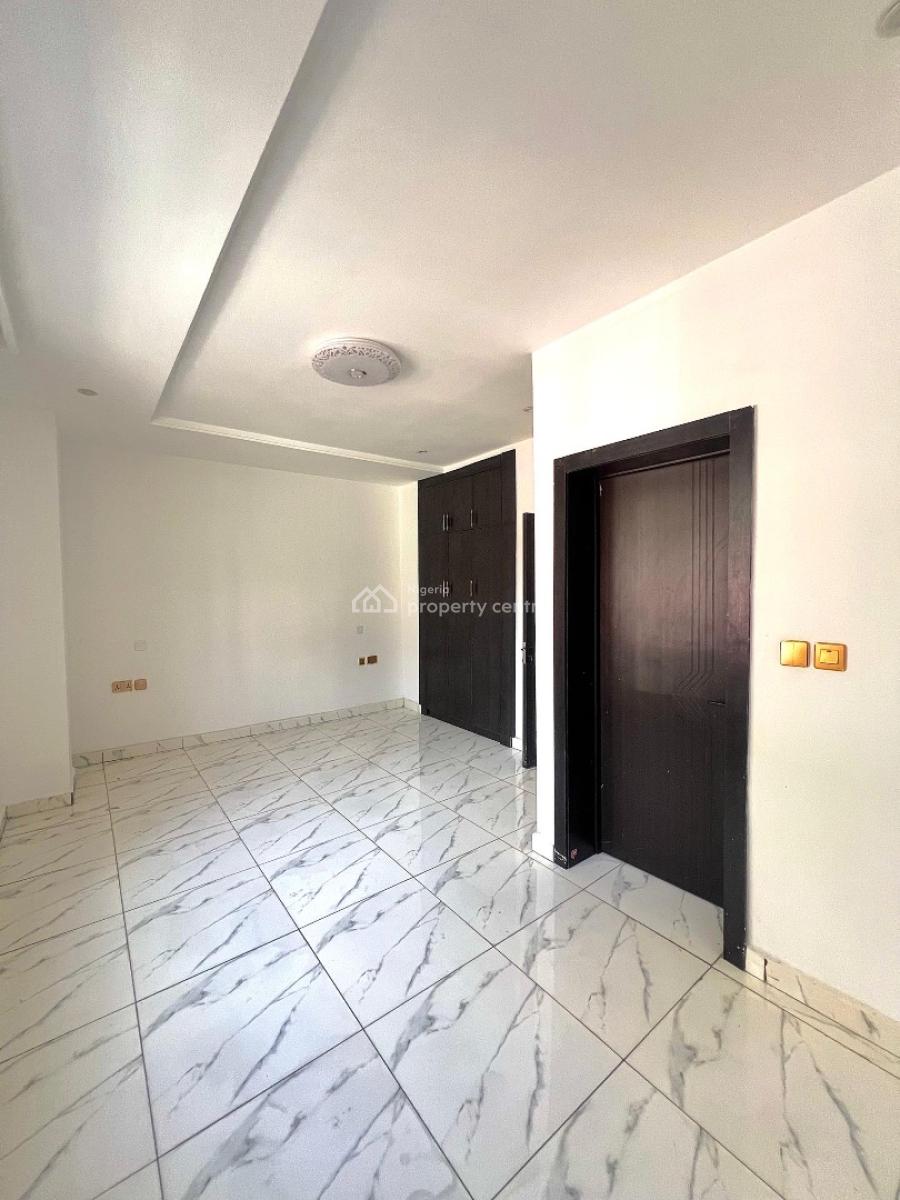 Spacious 1 Bedroom Apartment, Ideal for Professionals Seeking Comfort, Convenience, a Prime Address, Ikoyi, Lagos, Flat / Apartment for Rent