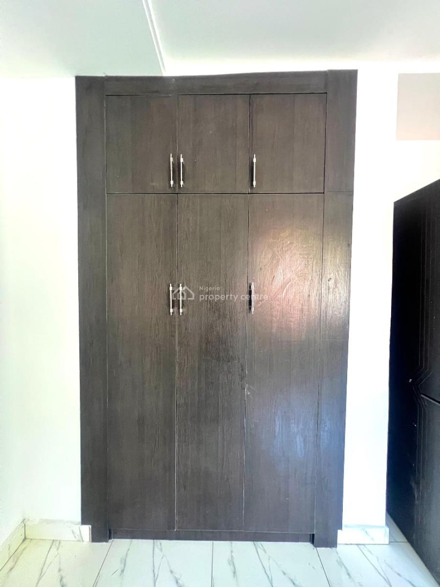 Spacious 1 Bedroom Apartment, Ideal for Professionals Seeking Comfort, Convenience, a Prime Address, Ikoyi, Lagos, Flat / Apartment for Rent