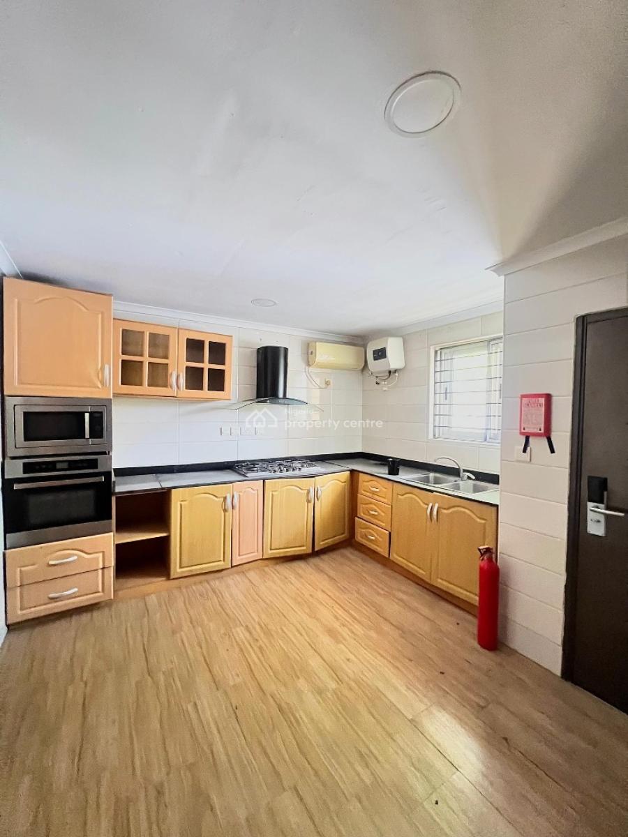 Spacious 1 Bedroom Apartment with Swimming Pool,gym, Lekki Phase 1, Lekki, Lagos, Flat / Apartment for Rent