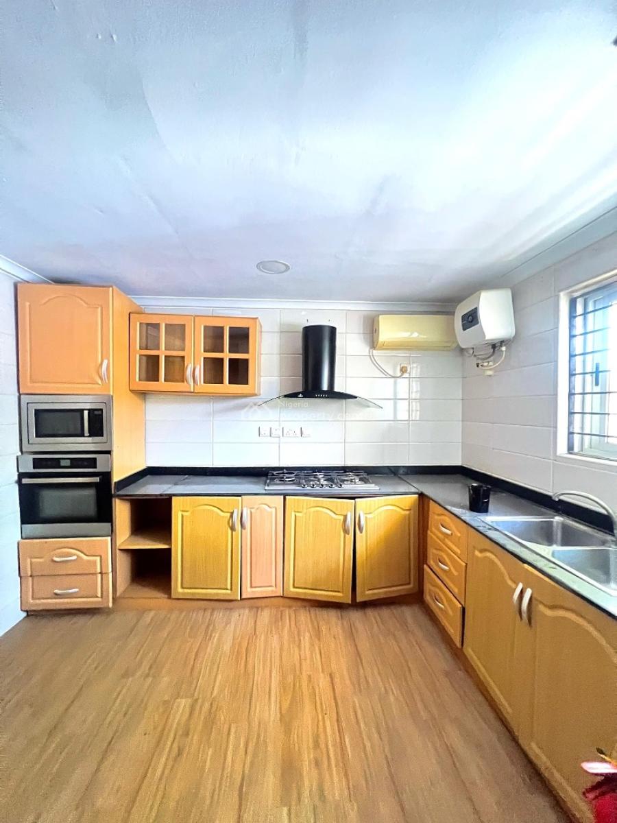 Spacious 1 Bedroom Apartment with Swimming Pool,gym, Lekki Phase 1, Lekki, Lagos, Flat / Apartment for Rent