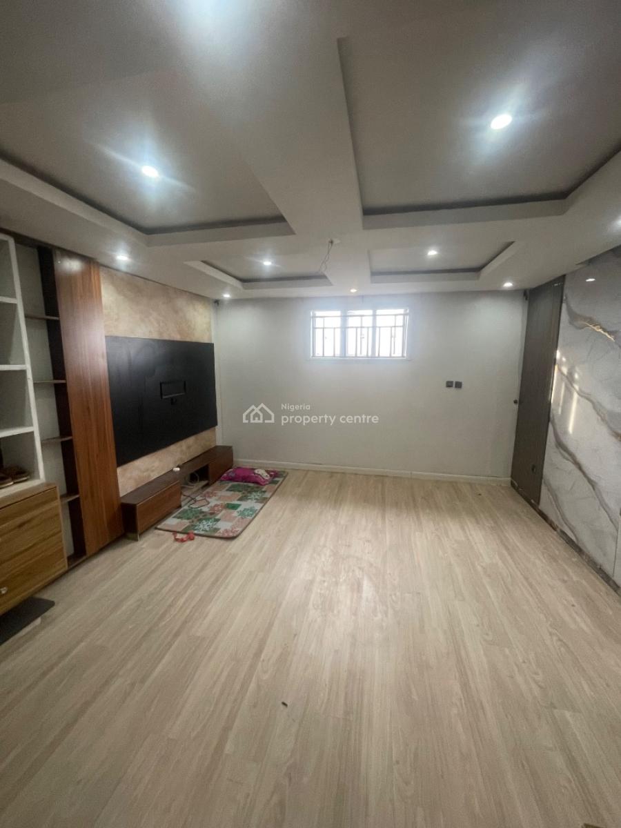 Spacious Studio Penthouse Comes Separate Meter, Bakare Estate Not Far From The Estate Gate, Agungi, Lekki, Lagos, Self Contain (single Rooms) for Rent