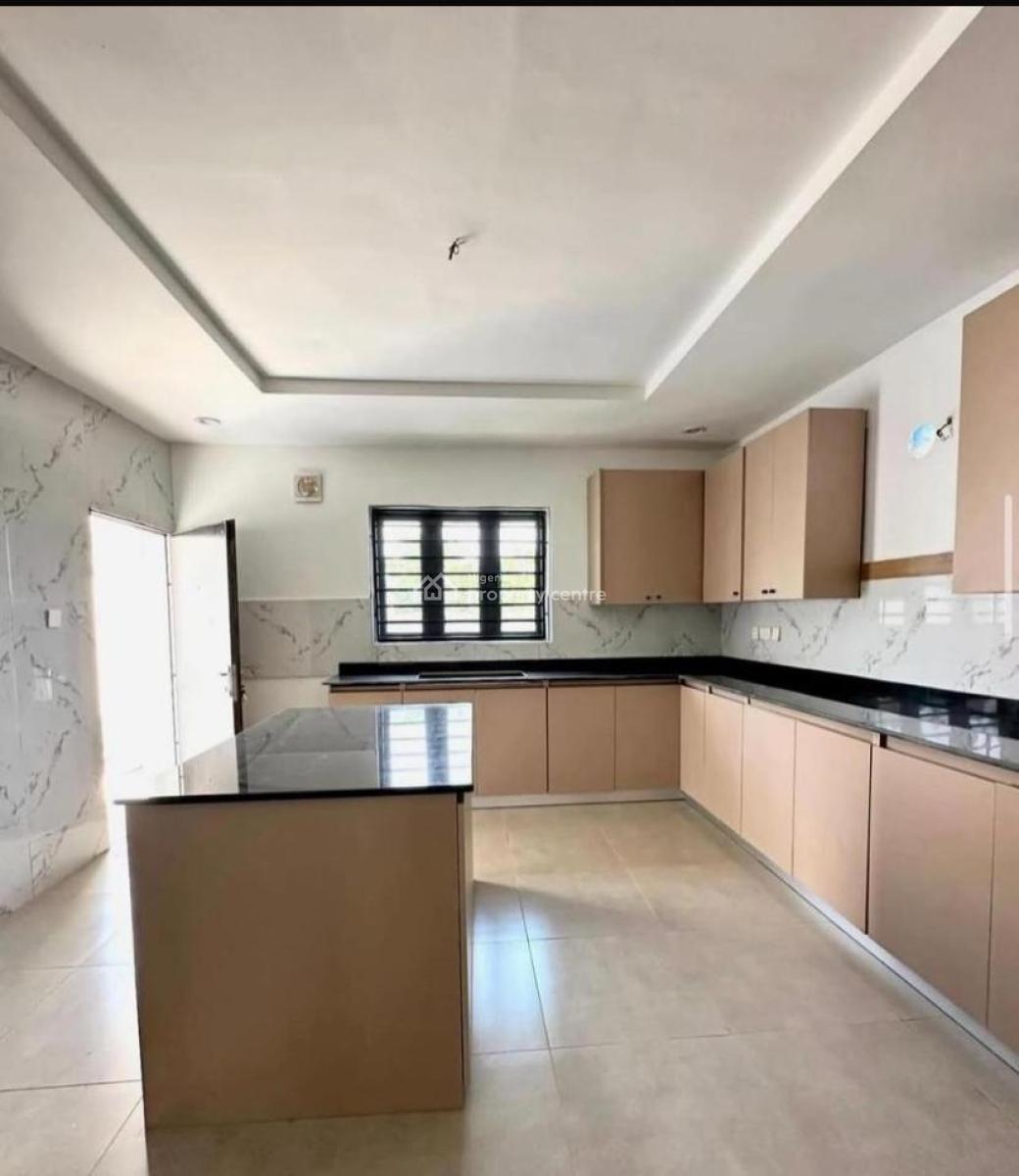 6bedrooms Detached Duplex with Bq, Inside Estate, Guzape District, Abuja, Detached Duplex for Sale