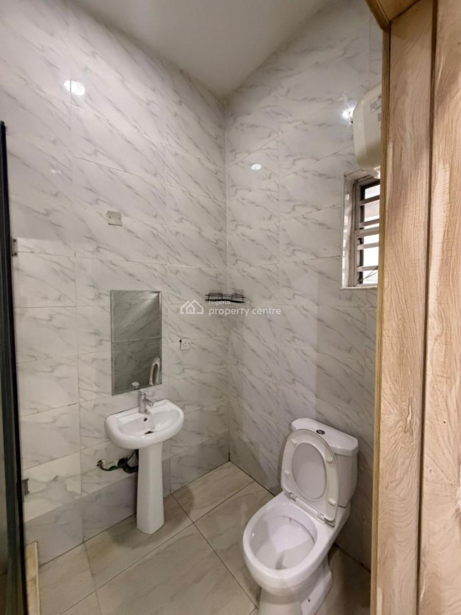Semi_master Bedroom in a Shared Apartment, Orchid Road, Lekki, Lagos, House for Rent