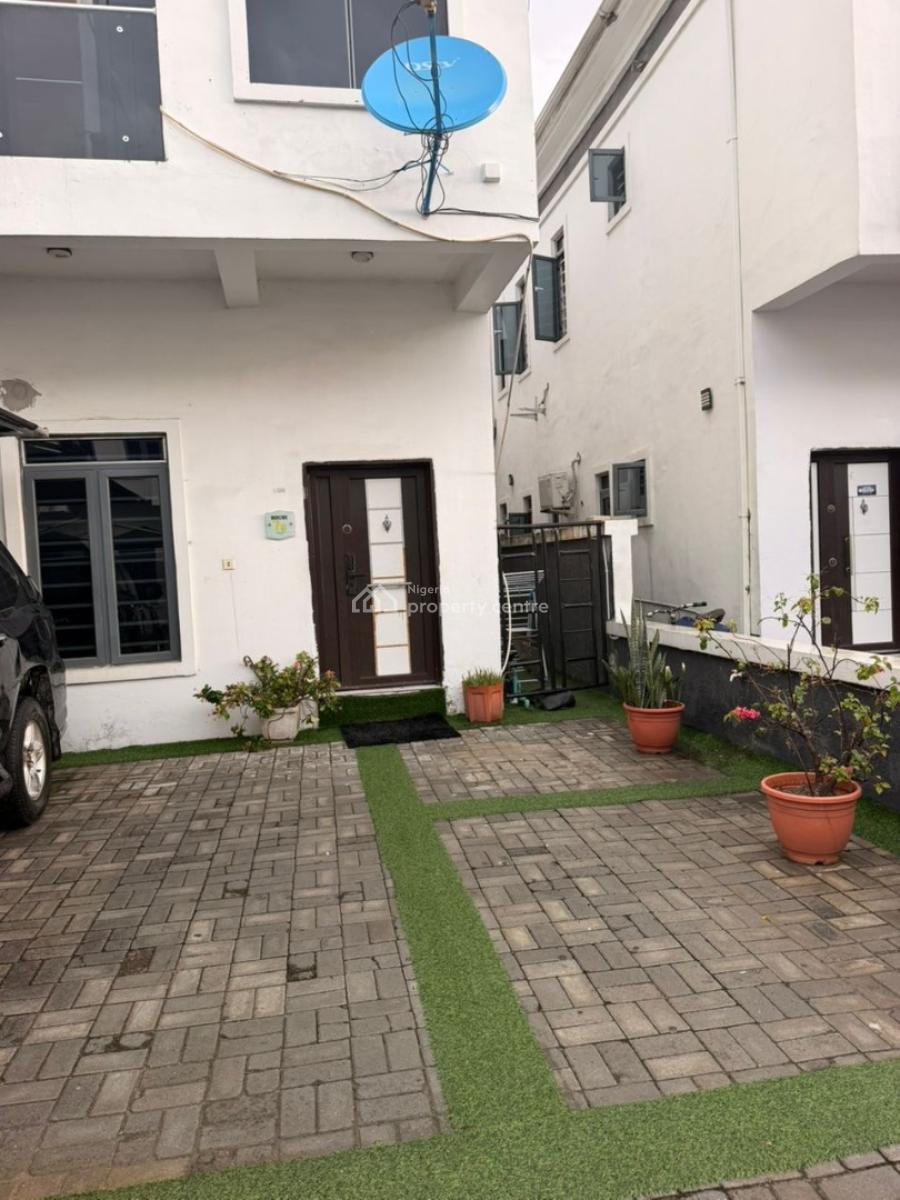 Semi_master Bedroom in a Shared Apartment, Orchid Road, Lekki, Lagos, House for Rent