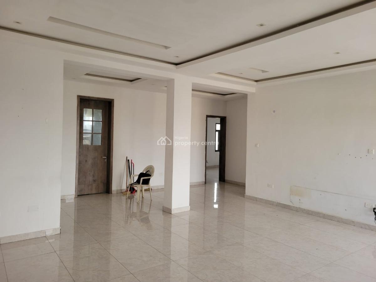 Spacious 3 Bedroom Apartment on 3rd Floor with Bq at Lekki Phase 1., Lekki Phase 1, Lekki Phase 1, Lekki, Lagos, Flat / Apartment for Rent