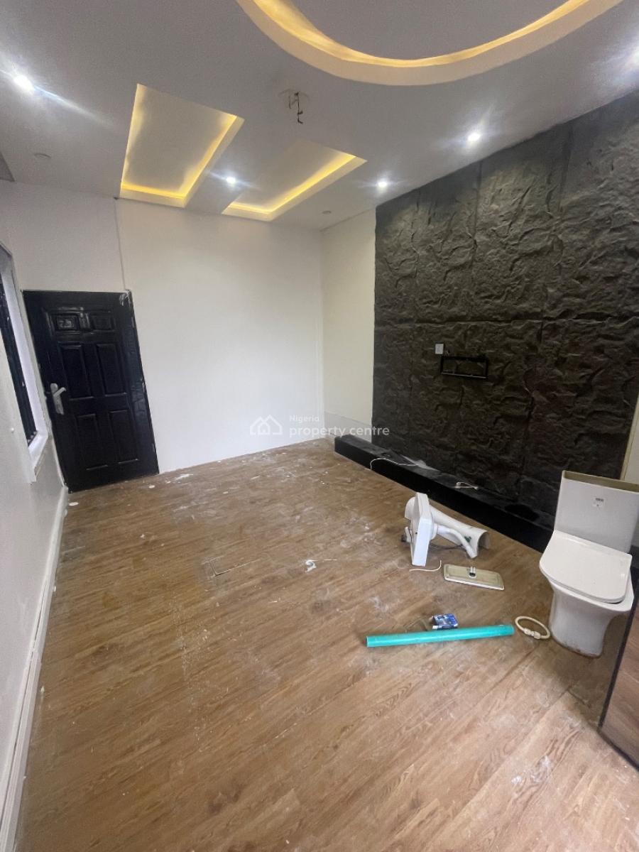 Spacious Room Downstairs Comes with Separate Meter, Bakare Estate, Agungi, Lekki, Lagos, Self Contain (single Rooms) for Rent