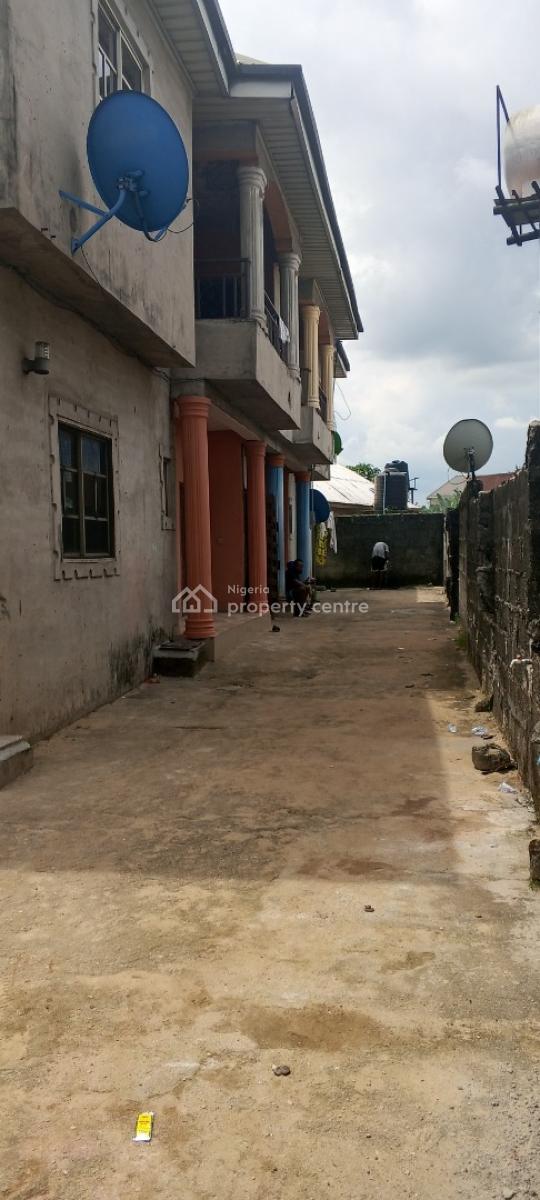 a Standard 2 Bedroom Flat with 3 Toilet, Farm Road, Rumuduru, Port Harcourt, Rivers, Flat / Apartment for Rent