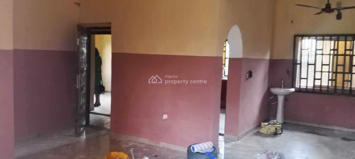a Standard 2 Bedroom Flat with 3 Toilet, Farm Road, Rumuduru, Port Harcourt, Rivers, Flat / Apartment for Rent
