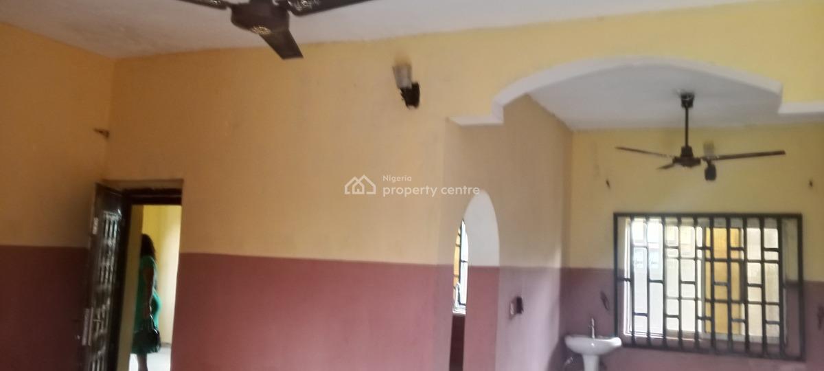 a Standard 2 Bedroom Flat with 3 Toilet, Farm Road, Rumuduru, Port Harcourt, Rivers, Flat / Apartment for Rent